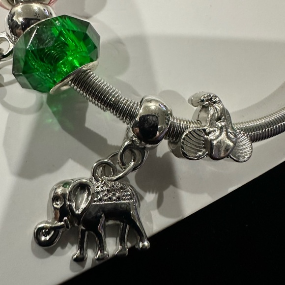 Elephant charm bracelet - Picture 3 of 4